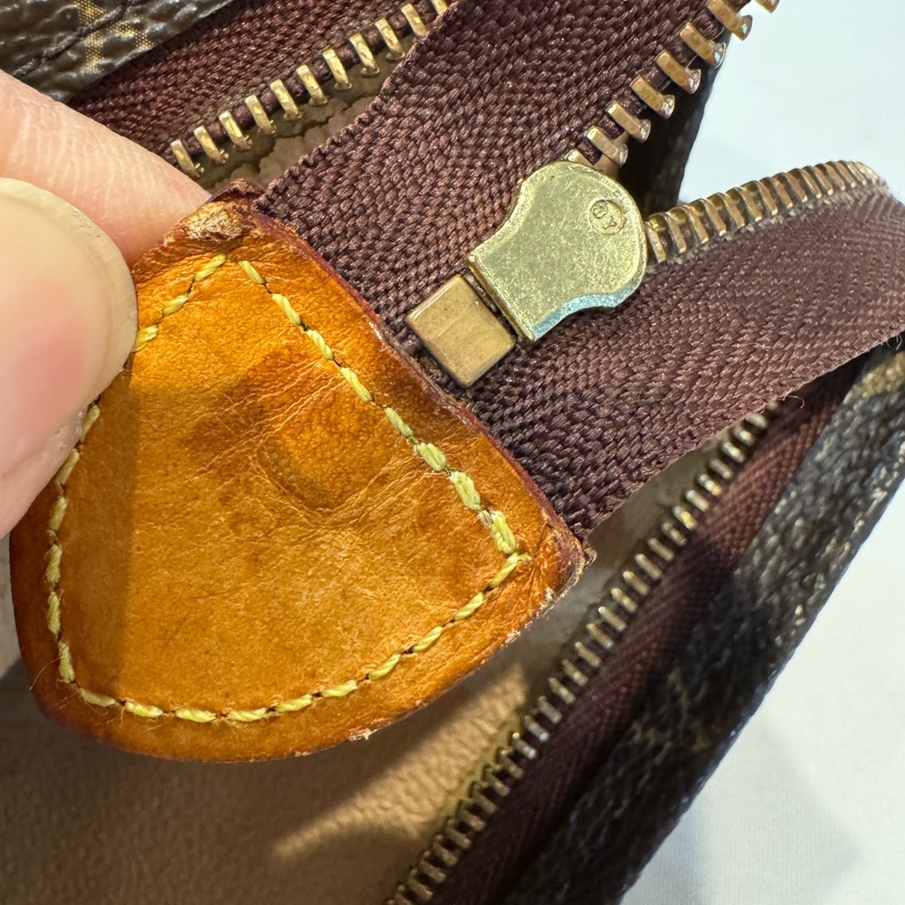 Authentic Louis Vuitton Toilettery pouch - Picture 10 of 16